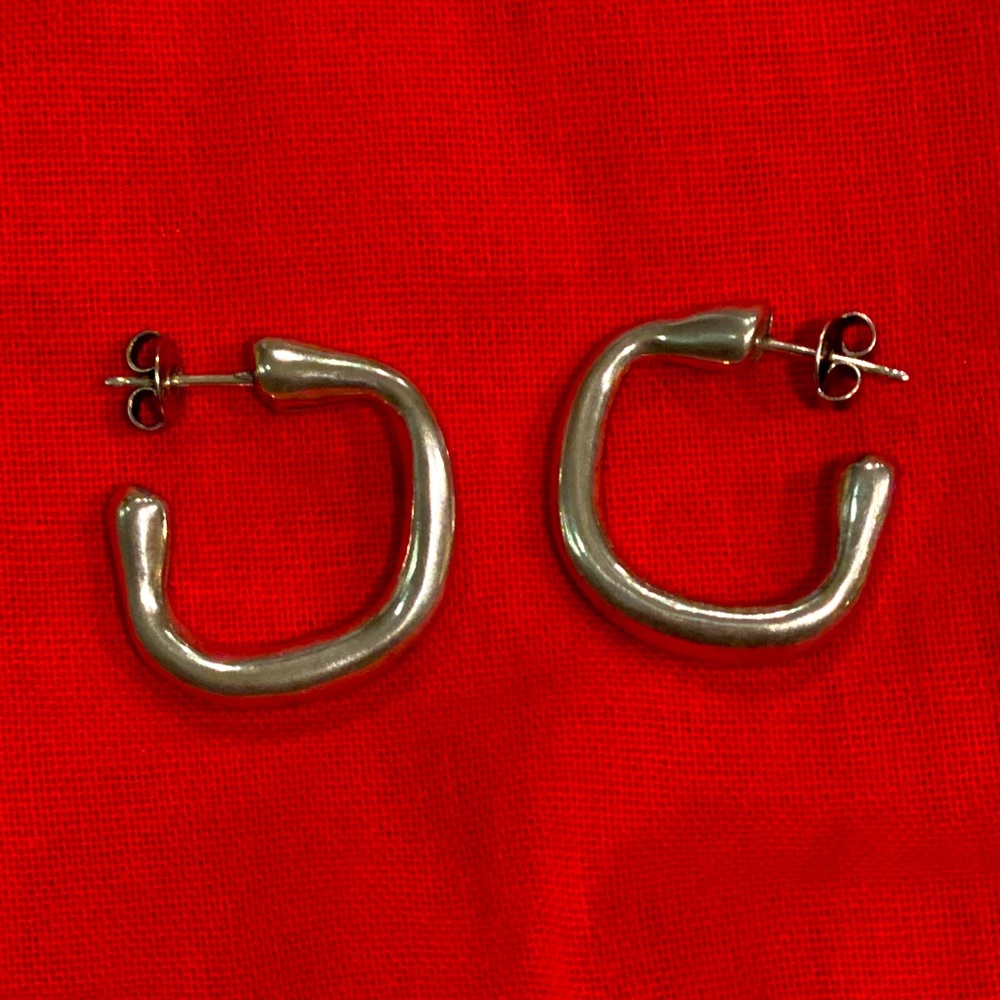 UNO de 50 “Open Your Mind” zen earrings, 1” x 1”. Barely worn. Great condition. - Picture 3 of 5